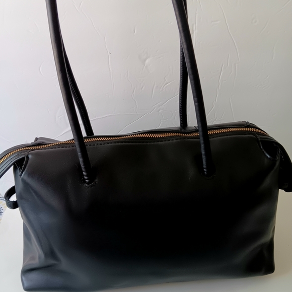 a new day Classic Black Shoulder Bag - Picture 4 of 13